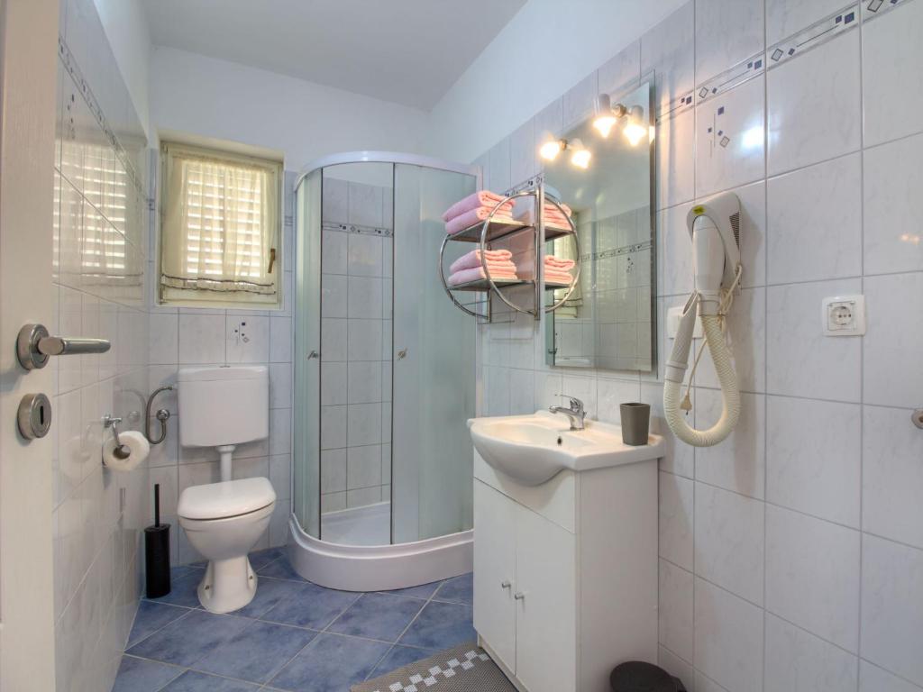 Kúpeľňa v ubytovaní Holiday Home Marevista by Interhome