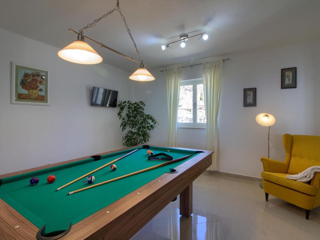 Biliardový stôl v ubytovaní Holiday Home Marevista by Interhome