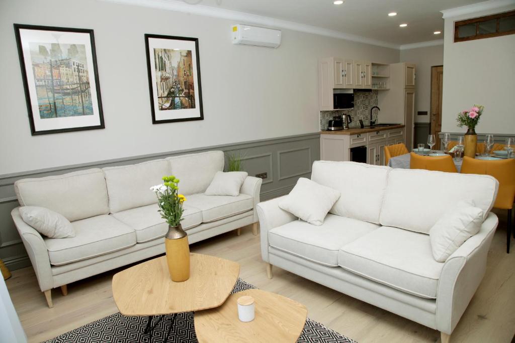 Central Boutique Apartments - Two-Bedroom Apartment
