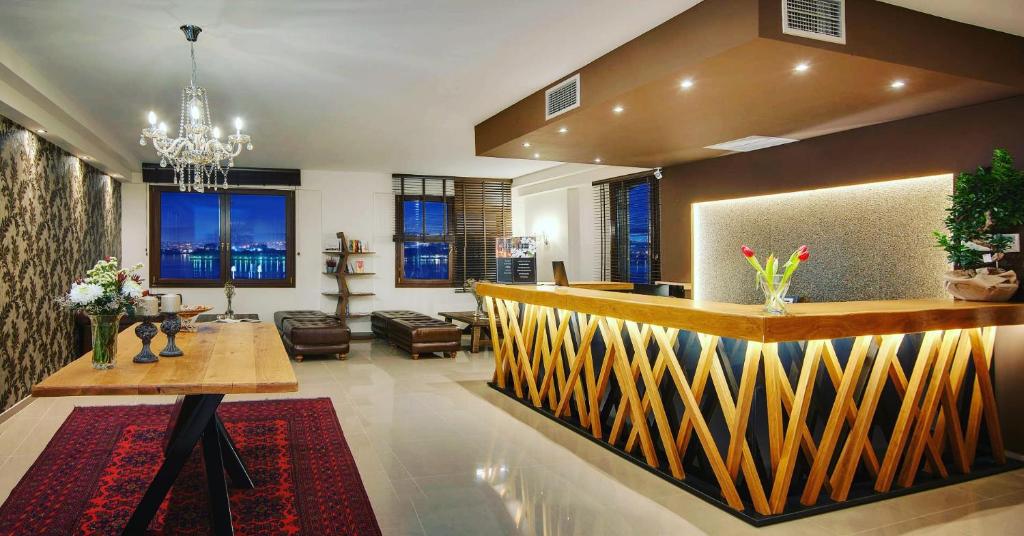 Posedenie v ubytovaní La Suite Boutique Hotel & Spa