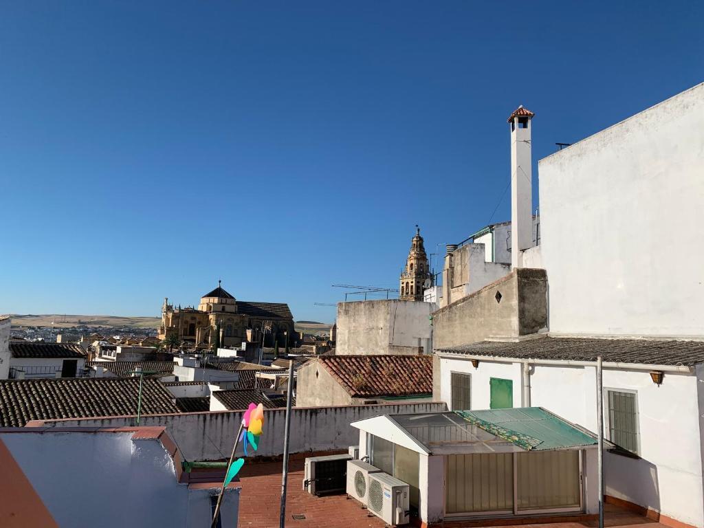 Edificio en el que se encuentra el hostal o pensión