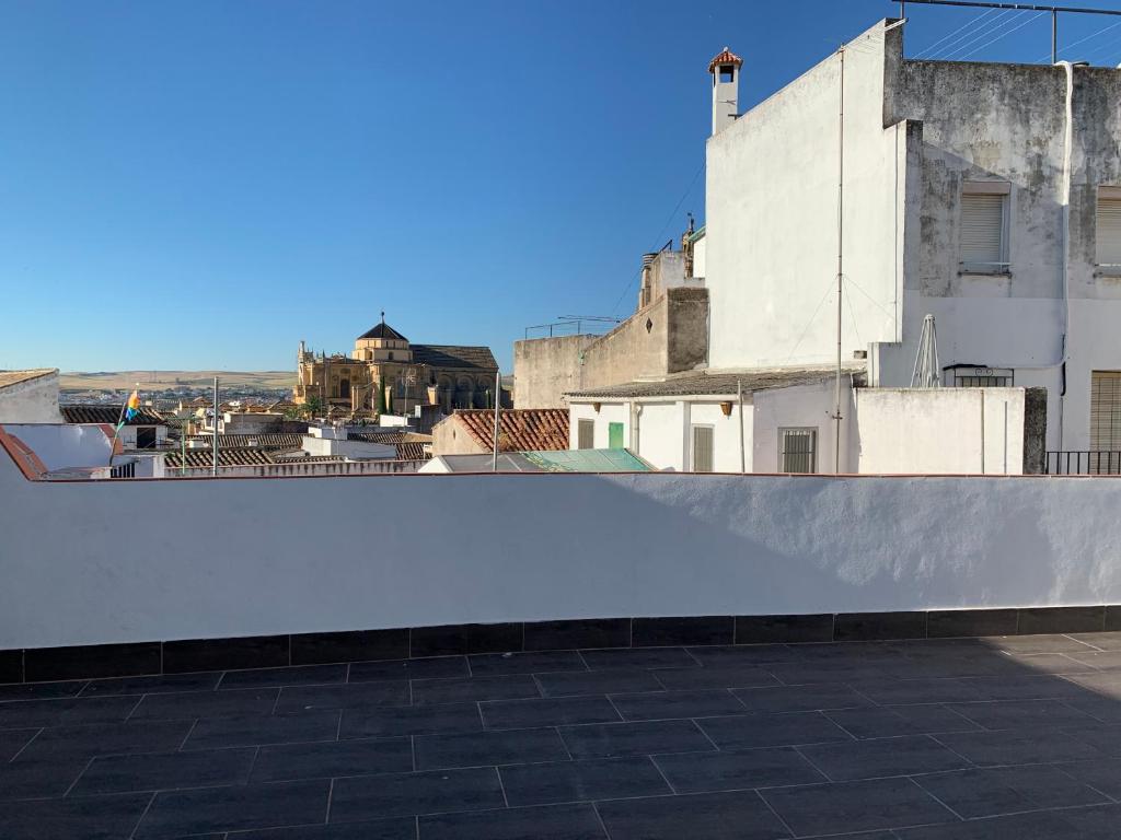 Edificio en el que se encuentra el hostal o pensión
