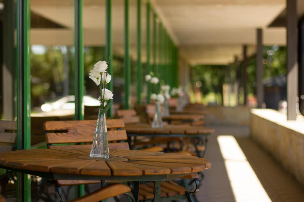 Restaurace v ubytování Hotel Promenada Biznes & Wypoczynek