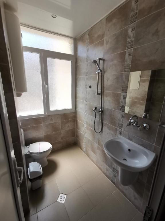 A bathroom at Hostel Penev