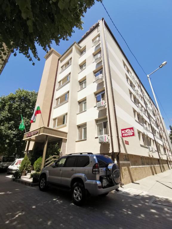 The building in which a hosteleket is located