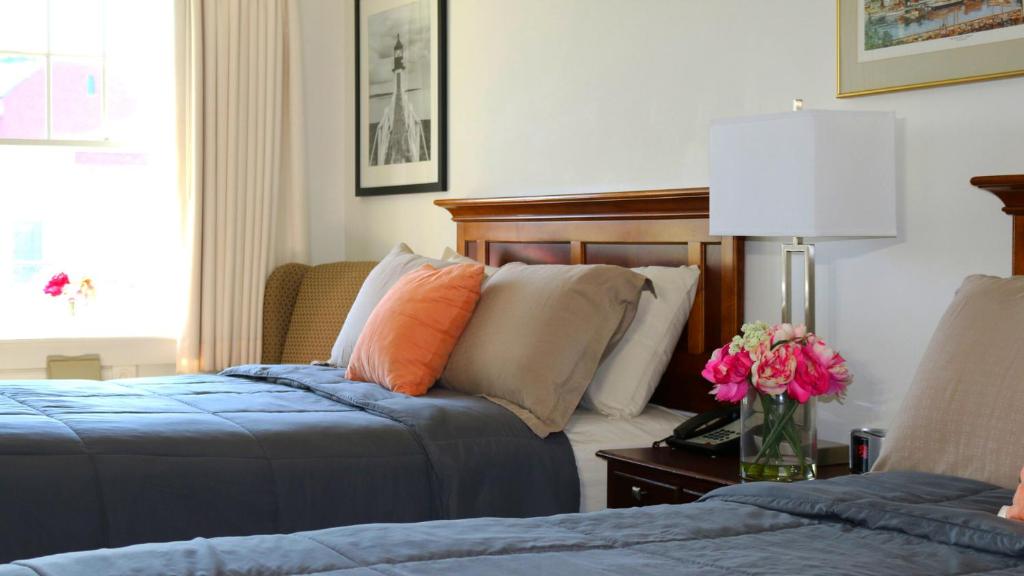 Camden Riverhouse Hotel and Inn photo