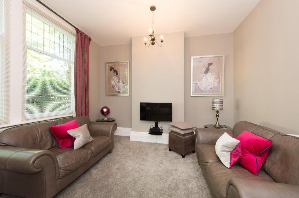 Χώρος καθιστικού στο Albany House by Harrogate Serviced Apartments