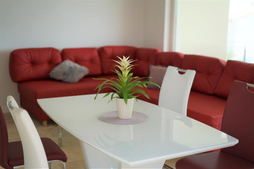 Гостиная зона в Villa M - Your business & holiday apartment in Sibenik