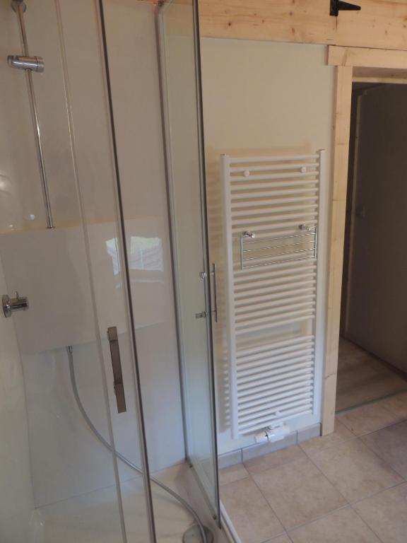 Koupelna v ubytování "De VRIJBOS ROUTE" alleenstaande dubbele woning!