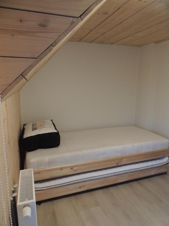 Postel nebo postele na pokoji v ubytování "De VRIJBOS ROUTE" alleenstaande dubbele woning!