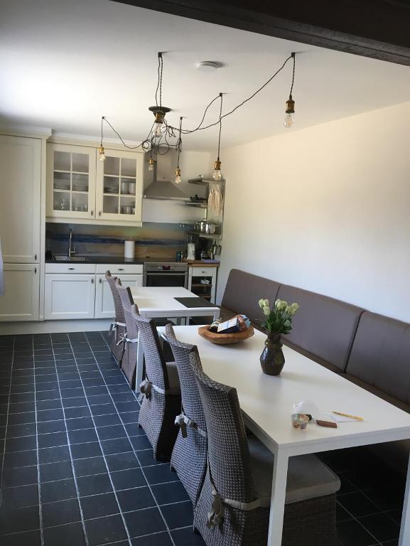 Kuchyň nebo kuchyňský kout v ubytování "De VRIJBOS ROUTE" alleenstaande dubbele woning!