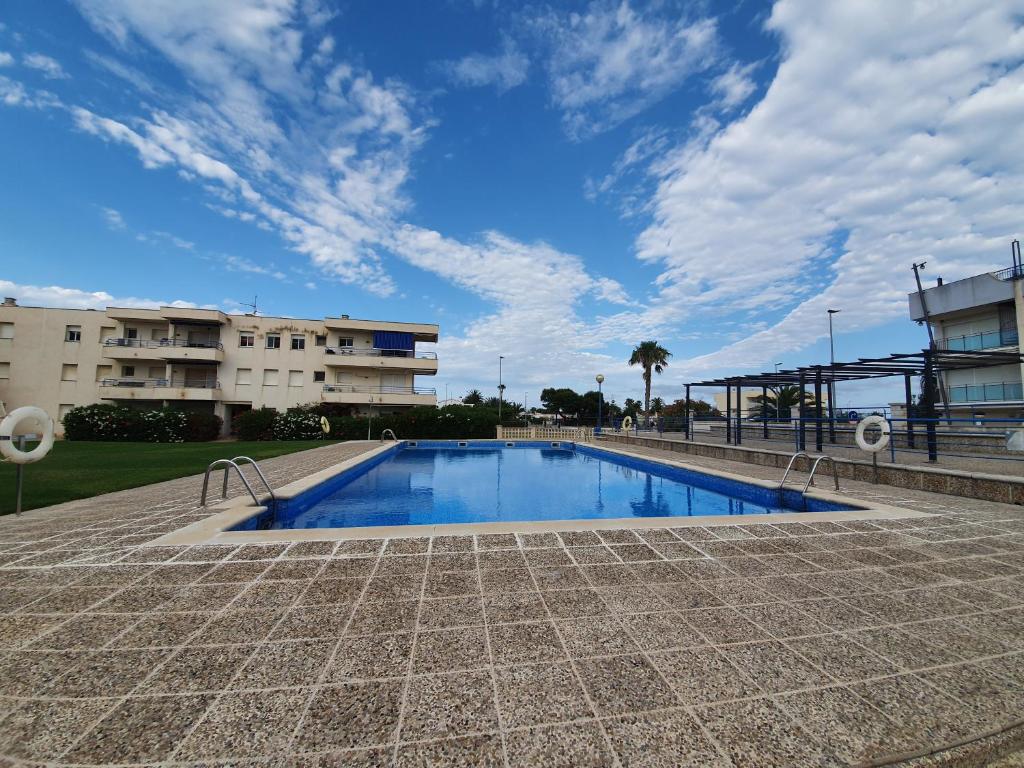 Bazén v ubytovaní Apartaments Marinera alebo v jeho blízkosti