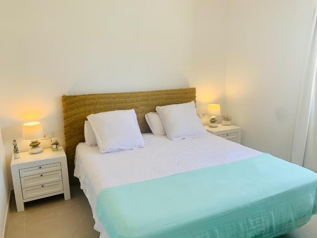Villa Lauvic, Cala en Bosc – Updated 2023 Prices