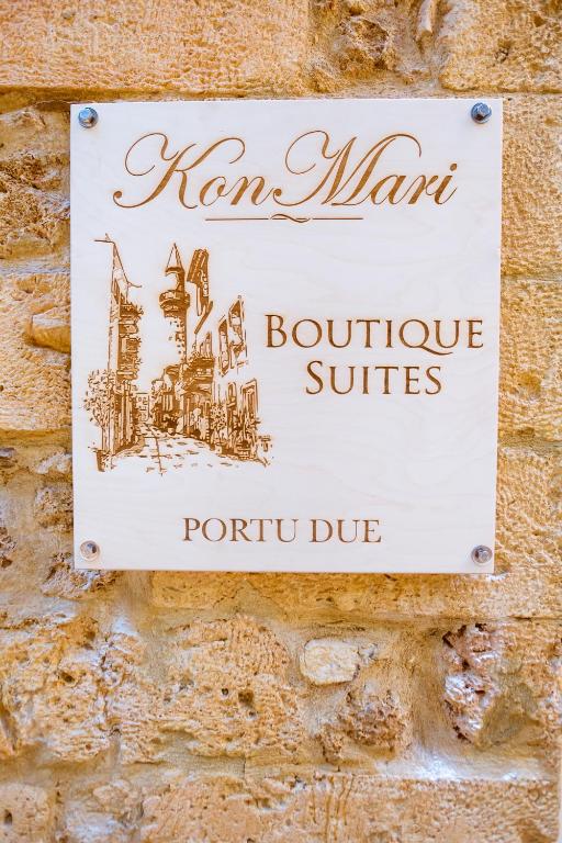 Certifikát, hodnocení, plakát nebo jiný dokument vystavený v ubytování Konmari Boutique Suites