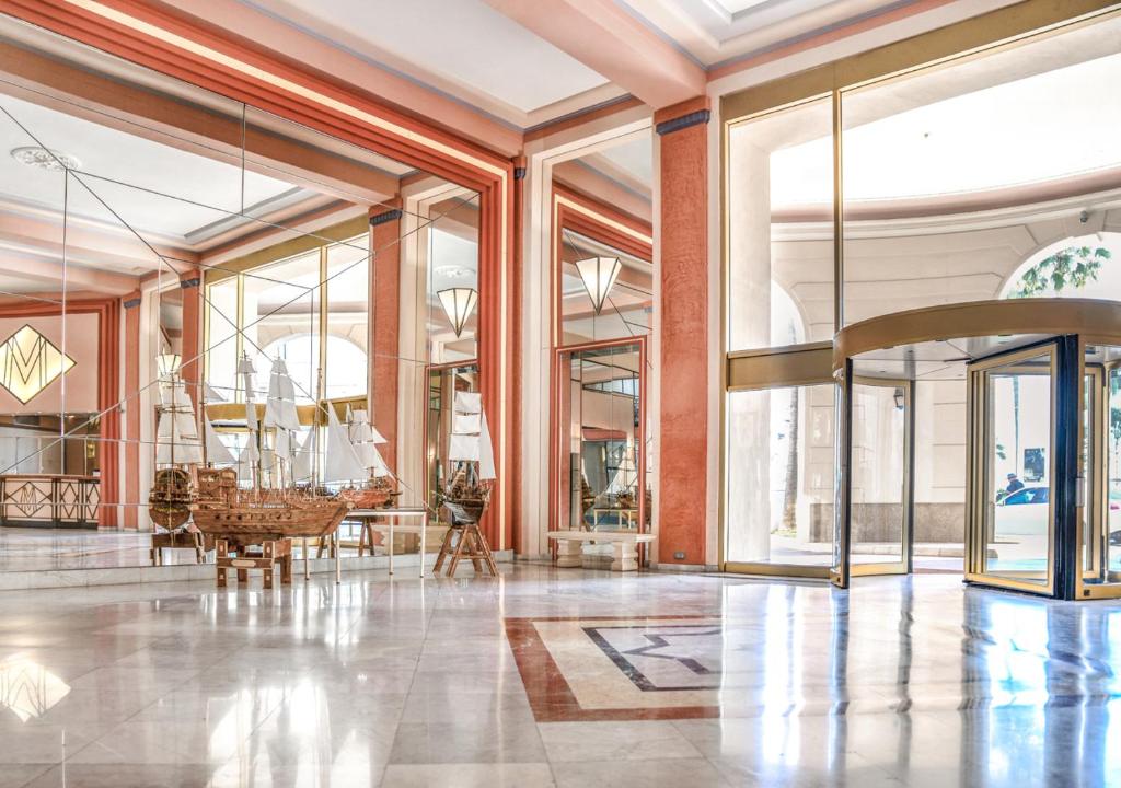 Cannes Imperial Croisette Palais Miramarにあるシーティングエリア