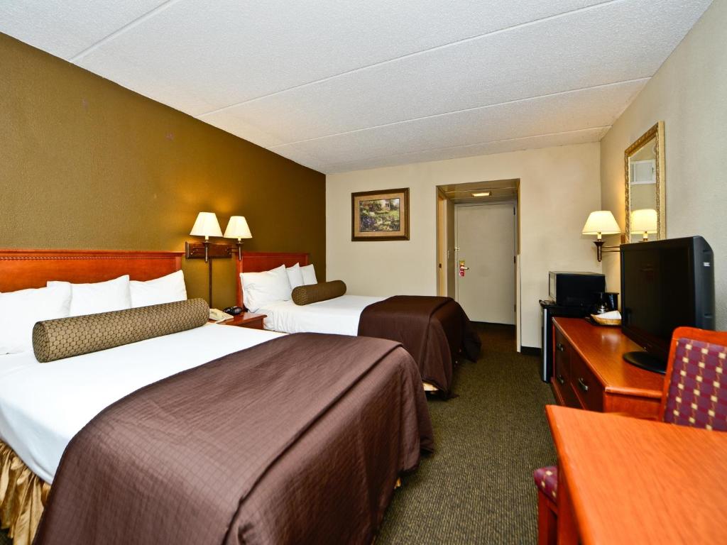 Ramada by Wyndham Plymouth Hotel & Conference Center - Zimmer Mit Zwei Doppelbetten