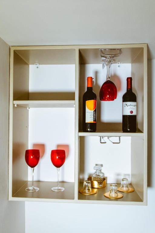 Nápoje v ubytování Konmari Boutique Suites
