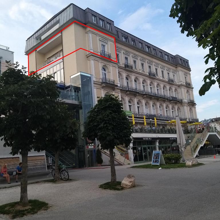 Budova, v ktorej sa apartmán nachádza