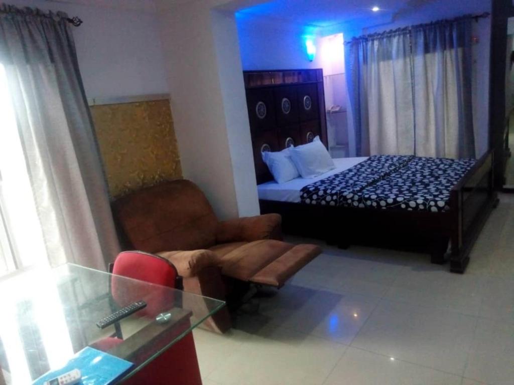 Postel nebo postele na pokoji v ubytování TheoDawn Hotels @ Suite 29