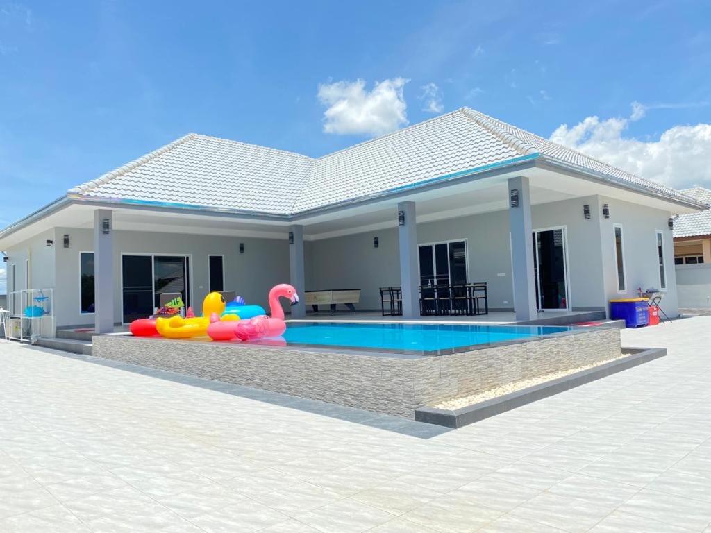 Cha Am Elite Pool Villa - Housity