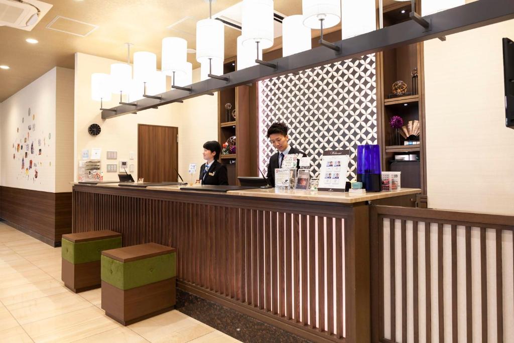 Příslušenství pro přípravu čaje a kávy v ubytování The Bridge Hotel Shinsaibashi