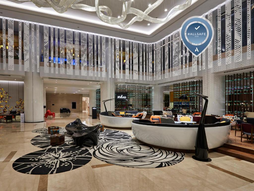 
The lobby or reception area at Pullman Kuala Lumpur City Centre Hotel & Residences
