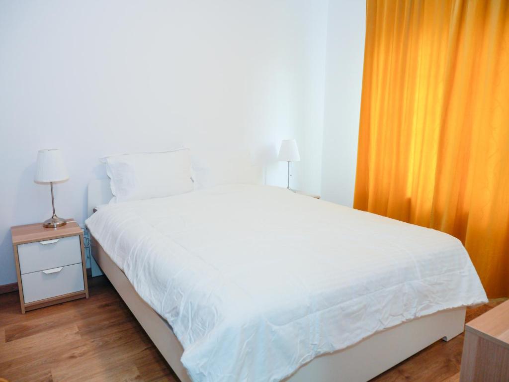 Clement Apartments - One-Bedroom Apartment