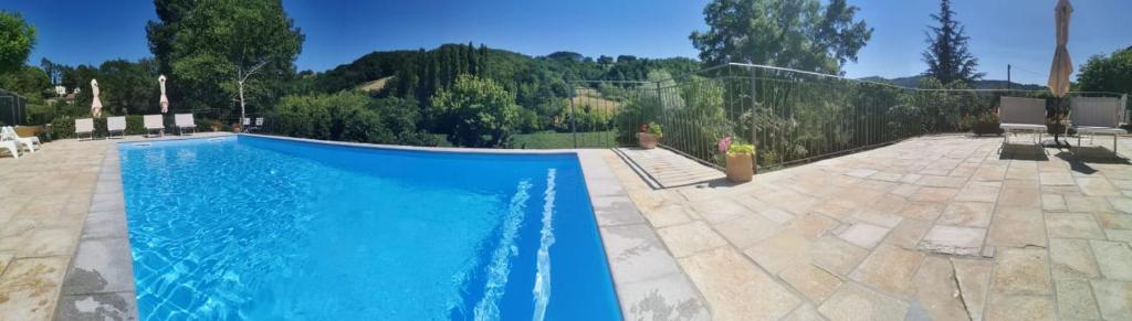 Bazén v ubytování B&B VILLA GINEVRA nebo v jeho okolí