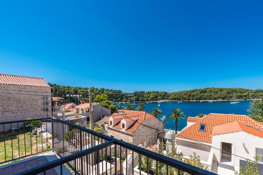 Casa Antika Suites - КОМНАТ С БАЛКОНА