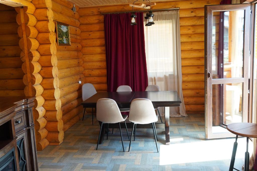 Posezení v ubytování LOG HOUSE