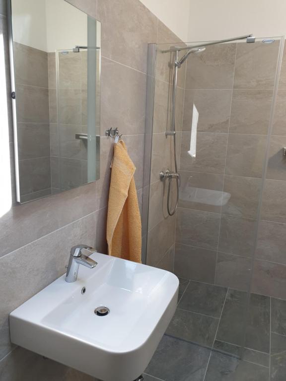 Holiday Apartments Novo Naselje - One-Bedroom House
