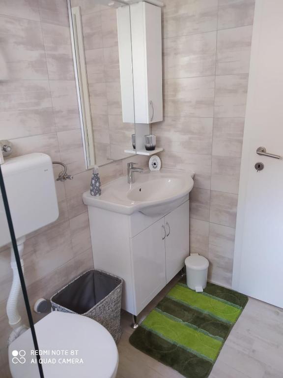 Koupelna v ubytování Apartmani Ana