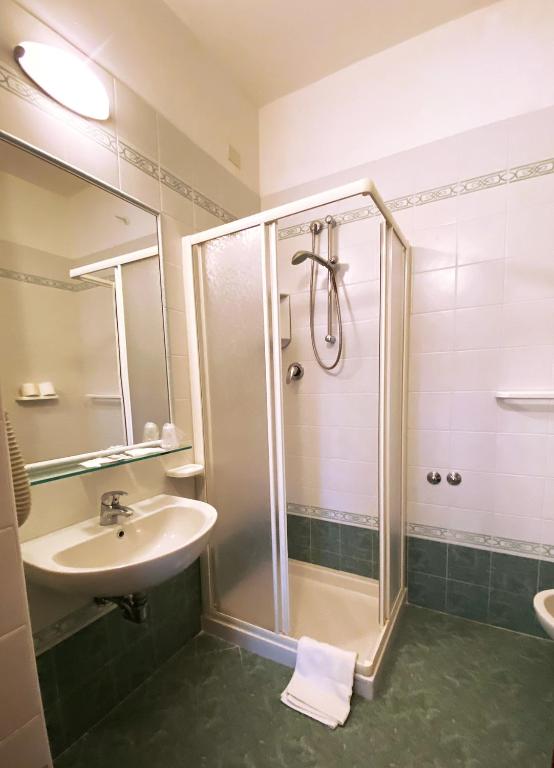 Koupelna v ubytování Hotel Diplomatic
