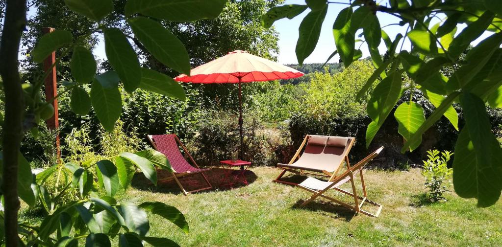 Zahrada ubytování Le cottage du Coudray, gîte avec chalet sauna