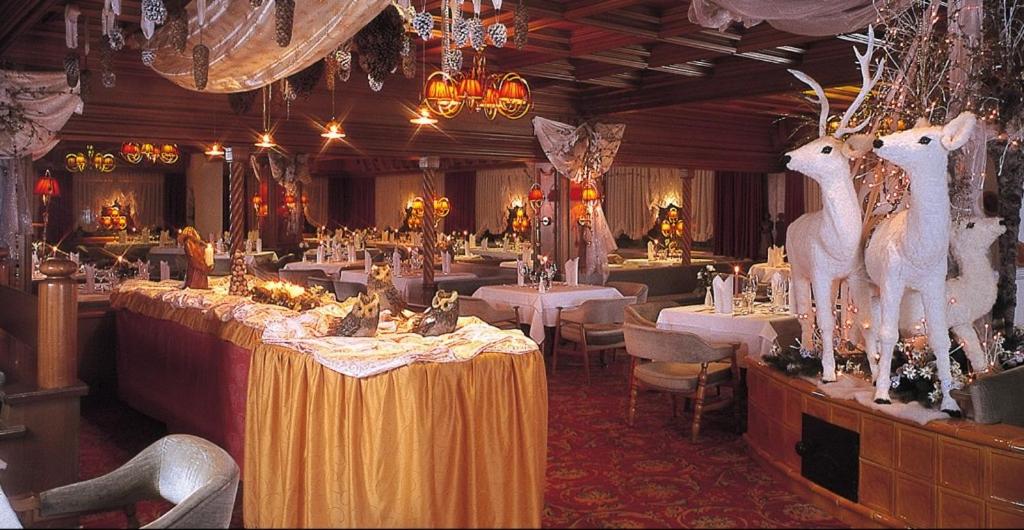 Restaurace v ubytování Alpen Hotel Corona