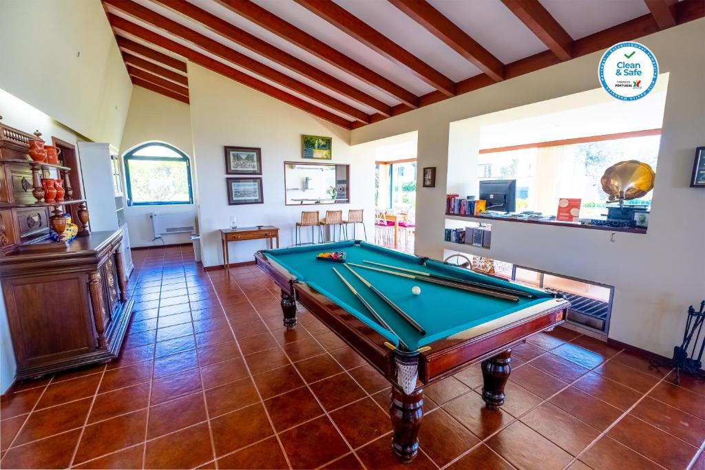 Biliár nebo kulečník v ubytování Casas do Termo