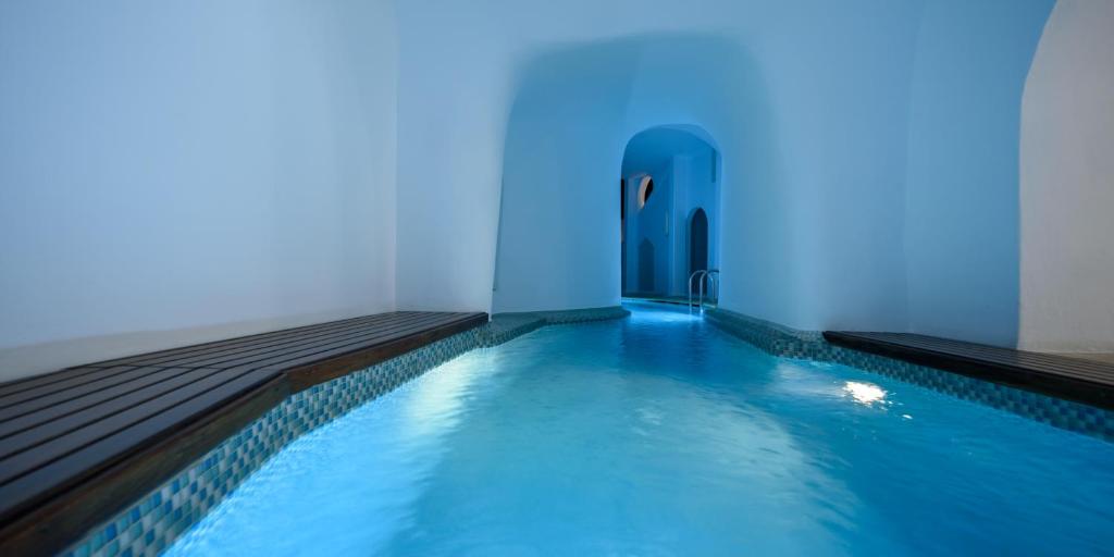 Nefeles Luxury Suites 