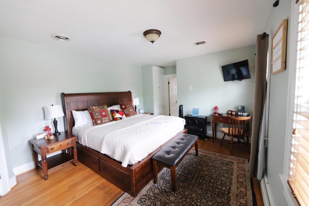 Blacksburg Bed & Breakfast - King Room