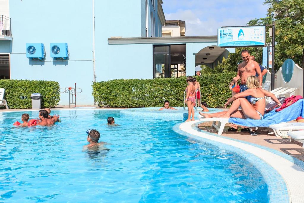 Bazén v ubytování Adriatico Family Village nebo v jeho okolí