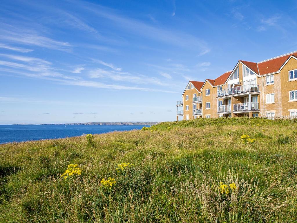 Breakers, Newquay (updated prices 2024)