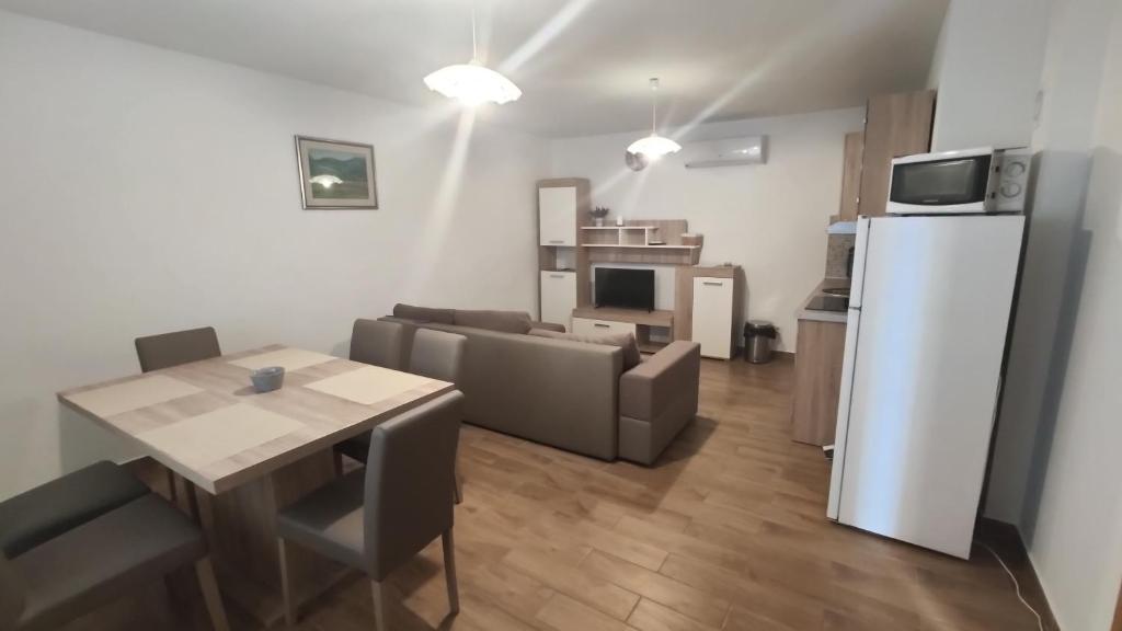 Kuchyň nebo kuchyňský kout v ubytování Apartmani Andrea