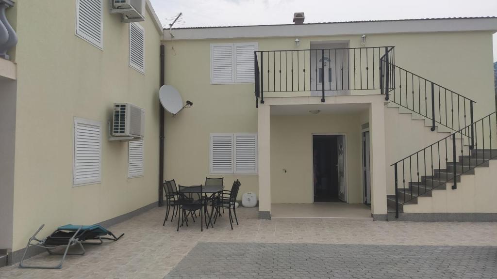 Balkón nebo terasa v ubytování Apartmani Andrea
