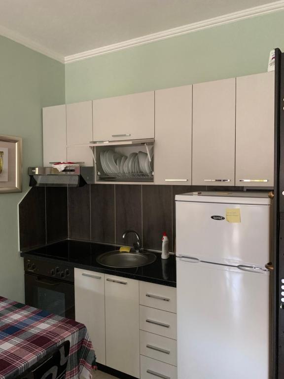 Duki's Apartments - Image 4