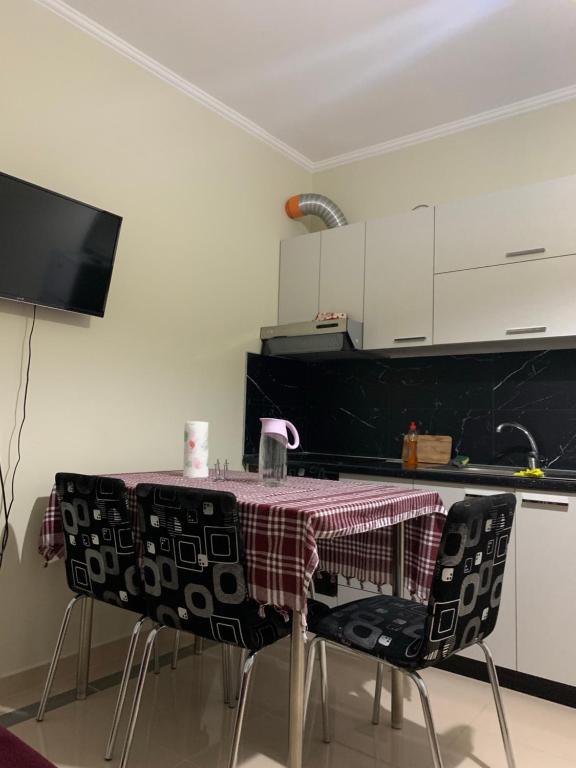 Duki's Apartments - Image 12