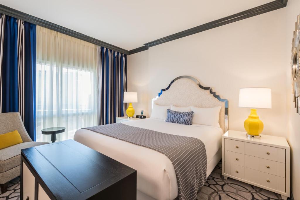 Voodi või voodid majutusasutuse Paris Las Vegas Hotel & Casino toas