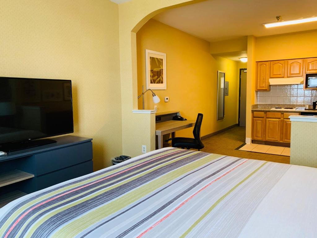 Country Inn & Suites by Radisson, San Jose International Airport, CA photo