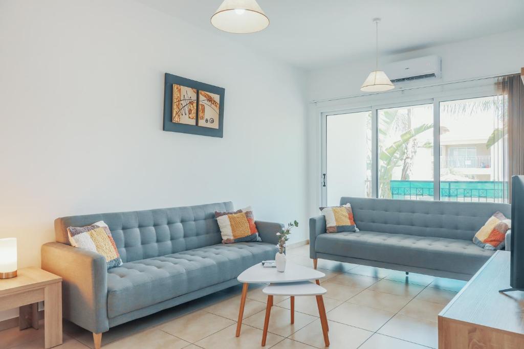 O zonă de relaxare la Elegant 1 Bedroom Apartment - Great Kings Resort Protaras, Kapparis