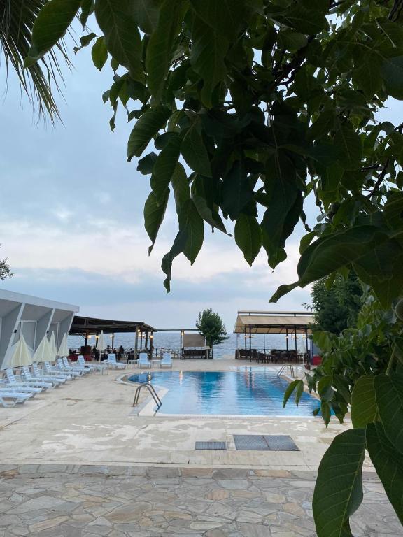 UĞUR BEACH HOTEL