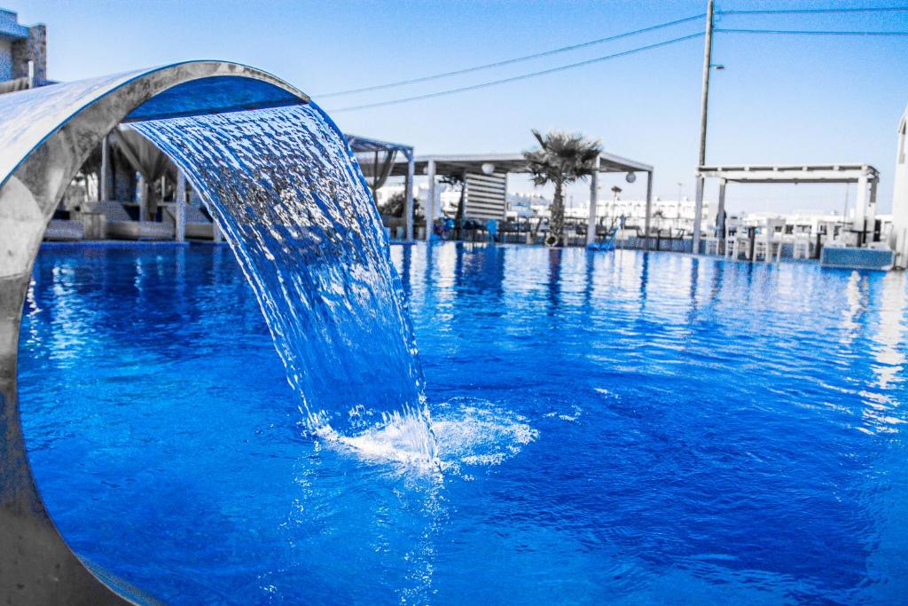 Bazén v ubytování Sunshine Hotel Tigaki nebo v jeho okolí