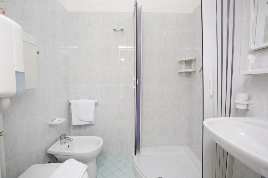 Koupelna v ubytování Hotel Helios